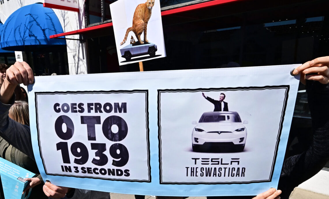 З таким власником і ворогів не треба: як Ілон Маск нищить бізнес Tesla