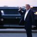 Трамп звільнив від мит смартфони та комп'ютери