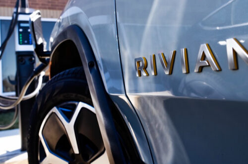 Американська Rivian скоротила план виробництва електромобілів через мита Трампа