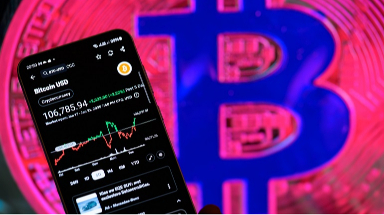 Інвестори втрачають віру в США – і несуть рекордні кошти у Bitcoin