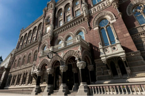 За тиждень Нацбанк продав 906 мільйон доларів