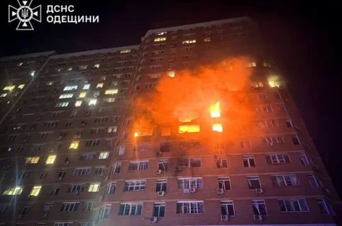 Росія вдарила по багатоповерхівці в Одесі: ДСНС показала наслідки