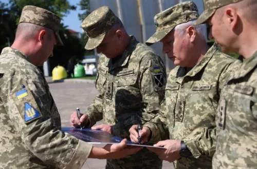 У Києві відбулося відкриття пам’ятного знака на честь воїнів Повітряних сил