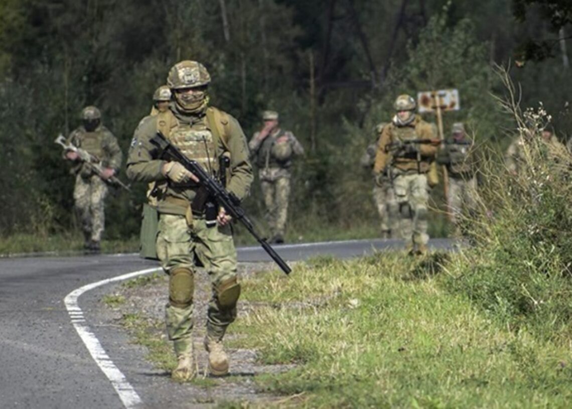 Додатковий стимул: що може заохотити українців поповнювати лави ЗСУ