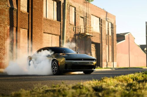 Dodge повертає бензиновий Charger