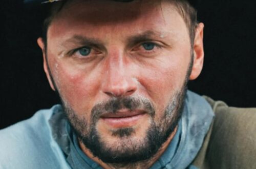 Польський спортсмен здійснив спуск з Евересту на лижах без кисню