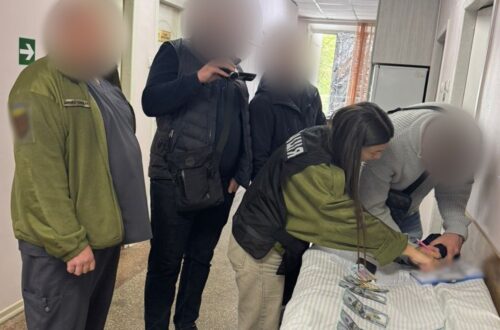 На Одещині військового медика спіймали на хабарі