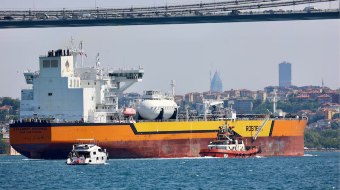 Поставки нафти з РФ різко впали: санкції США почали діяти