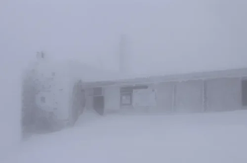 У Карпатах намело до 80 см снігу (фото)