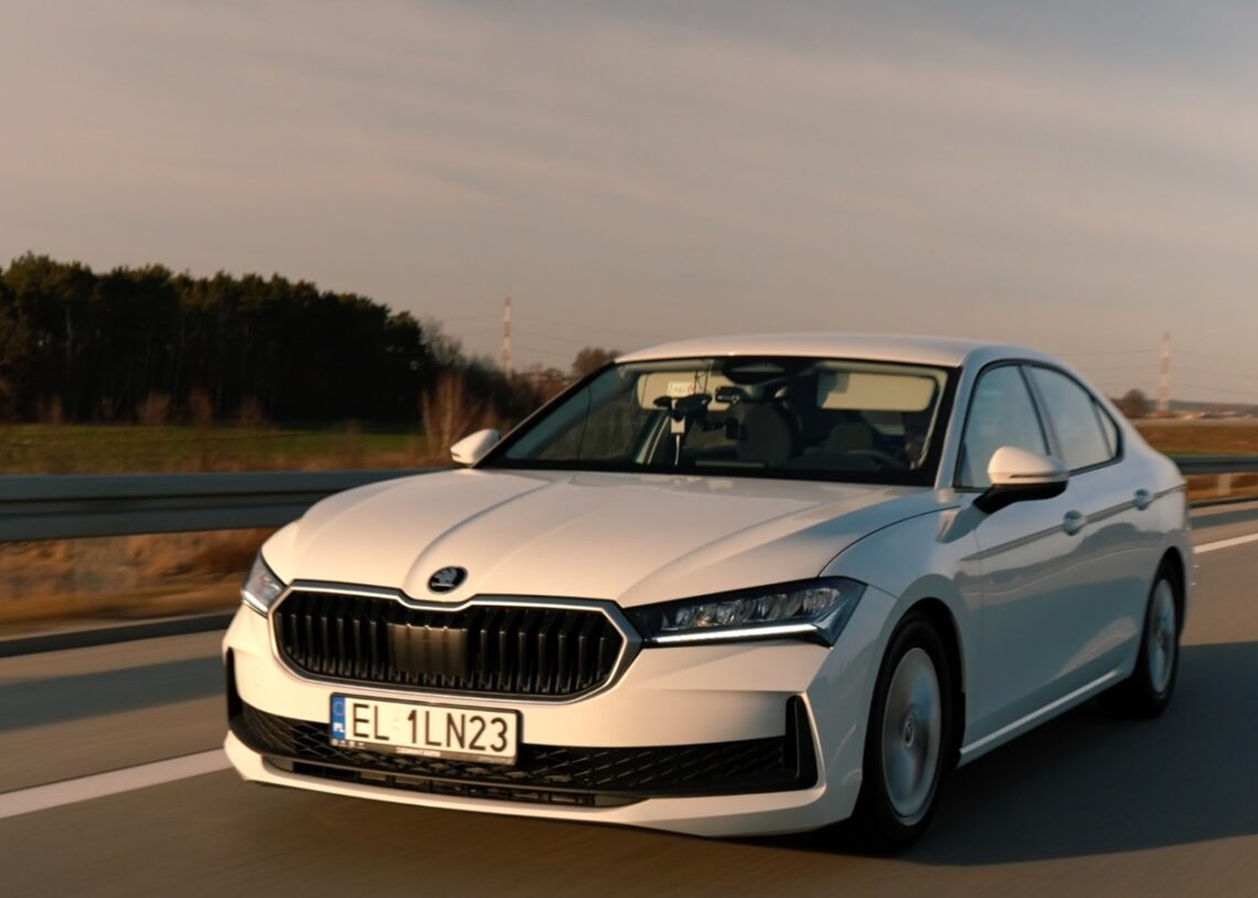 Дизельна Škoda Superb встановила рекорд, проїхавши 2831 км на одному баку