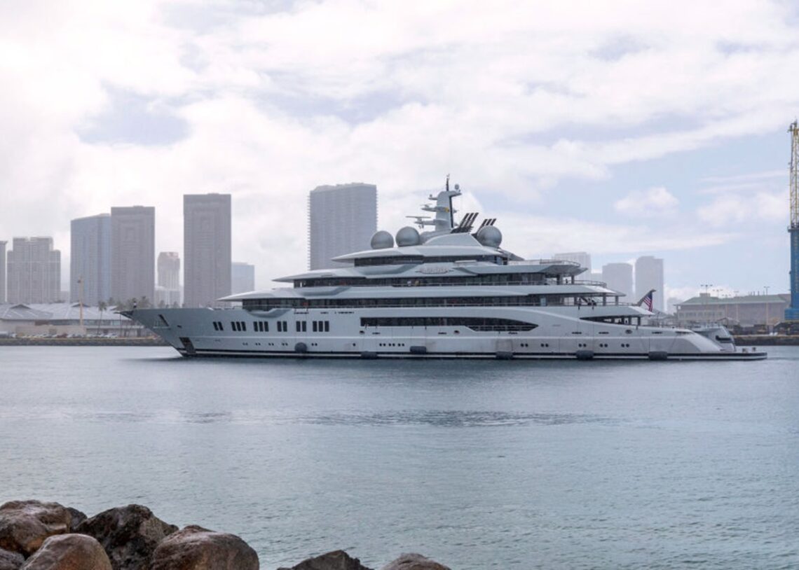Стало відомо, хто купив яхту російського олігарха Керімова