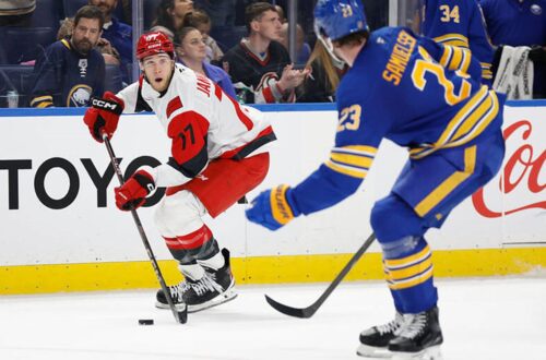 НХЛ: Кароліна сенсаційно поступилася