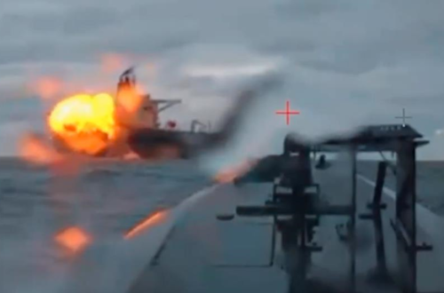 Не доплив до Новоросійська: Морські дрони уразили черновий танкер "тіньового флоту" Росії