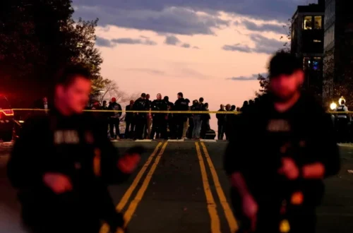 Стрілянина у США, вибухи в окупованих Донецьку та Луганську: головне за ніч