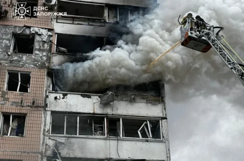 Росіяни вдарили авіабомбами по Запоріжжю: кількість постраждалих зростає