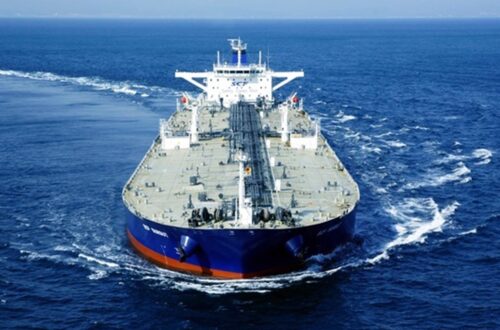 Російська нафта продовжує накопичуватися у морі через проблеми зі збутом