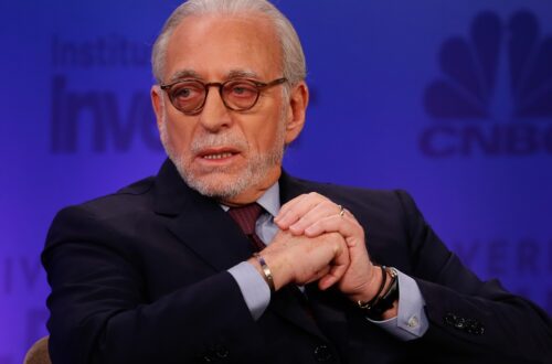 Батько Ніколи Пельтц прокоментував конфлікт у родині Бекхемів