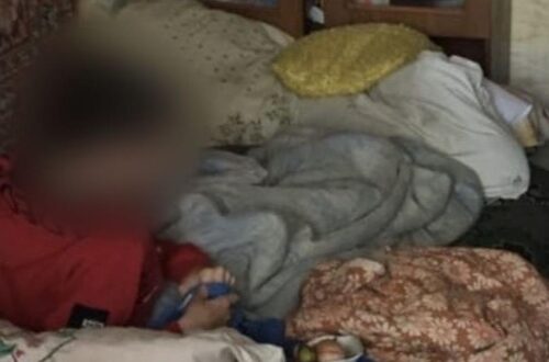 У Києві жінка на два тижні покинула сина у квартирі без їжі та води