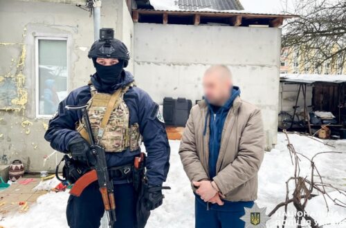 Викрав авто з полігону і відстрілювався: затримання дезертира