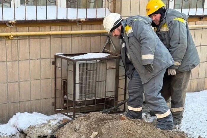Енергетики та комунальники, які відновлюють світло та тепло, отримують надбавки