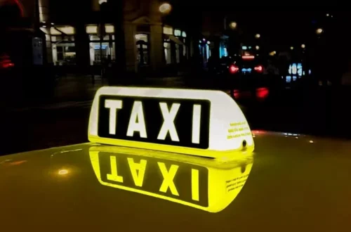 Пасажири потягів, які прибувають уночі, отримуватимуть знижку на таксі: деталі