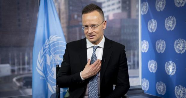 Кошти української військової мафії": Угорщина зробила дивну заяву про викрадені гроші "Ощадбанку