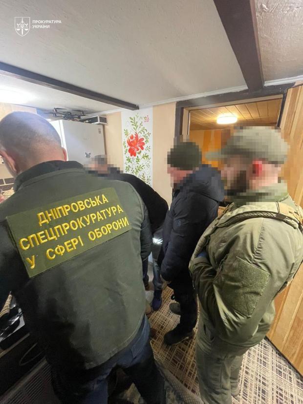 Розкрадання на обороні: На Дніпропетровщині викрили схему на мільйони під час будівництва фортифікацій