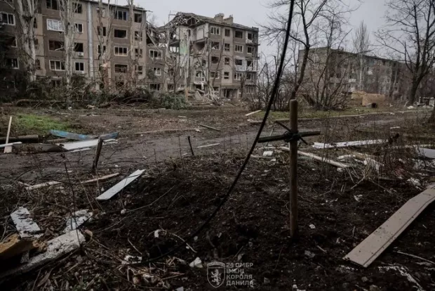 "Від деяких будівель залишилися лише фундаменти": Росіяни стирають з лиця землі Костянтинівку (фото)