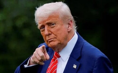 "Він не думав, що йому доведеться цілувати мою д***": Трамп похизувався тим, як "поставив на місце" саудівського принца