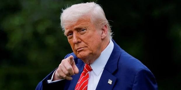 "Він не думав, що йому доведеться цілувати мою д***": Трамп похизувався тим, як "поставив на місце" саудівського принца