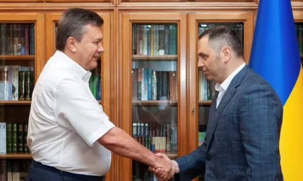 Покійник може радіти? США зняли санкції з Портнова, якого вбито 10 місяців тому