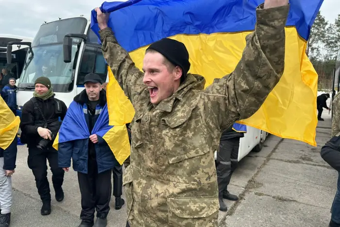 Другий день поспіль. Україна та Росія провели обмін полоненими (фото, відео)