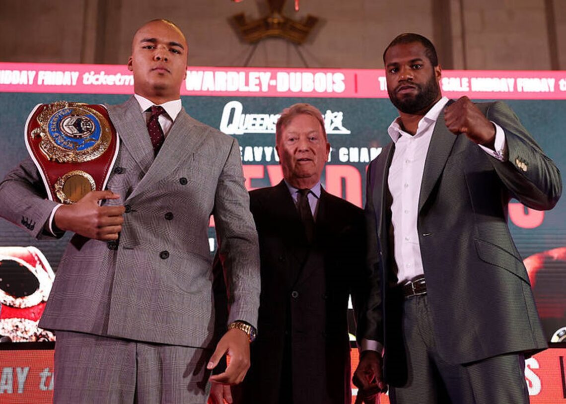 Вордлі виставив Дюбуа кулак, а той спасував