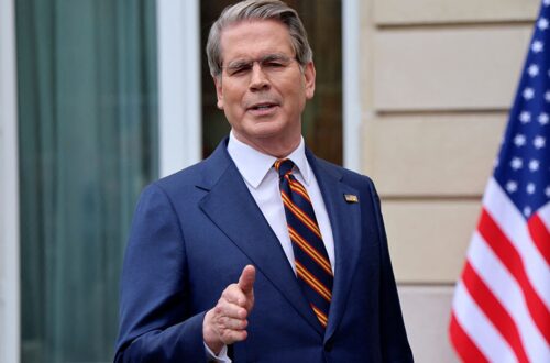 США свідомо дозволяють іранським танкерам проходити Ормузську протоку