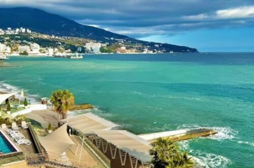 Дерибан Ялти набирає обертів: Як ставлениця Аксьонова віддає заповідні схили під елітні готелі для росіян, - ЦНС