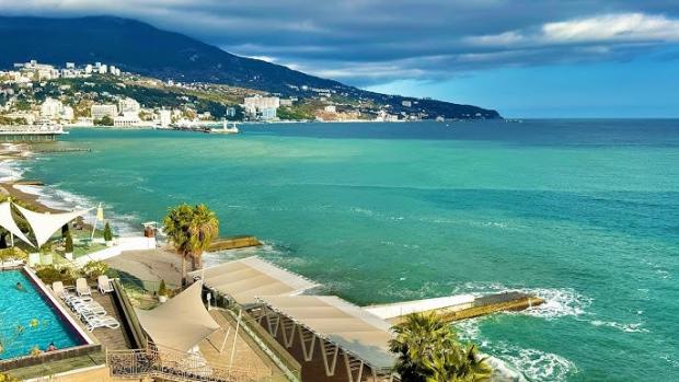 Дерибан Ялти набирає обертів: Як ставлениця Аксьонова віддає заповідні схили під елітні готелі для росіян, - ЦНС