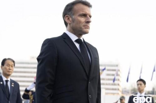 "Еммануеля лупцює дружина": Макрон відреагував на висловлювання Трампа про його шлюб