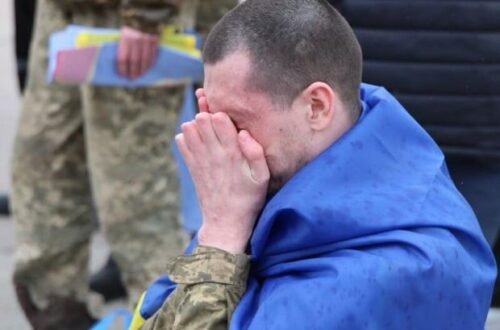 Україна і РФ провели "великодній" обмін полоненими: Скільки українців повернулися додому (фото, відео)