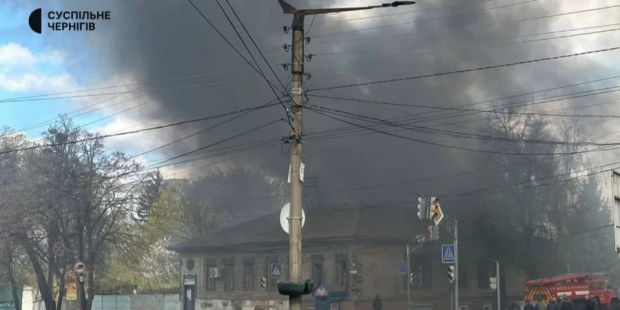 Росіяни вдарили дроном по відділу поліції у Прилуках на Чернігівщині (фото)