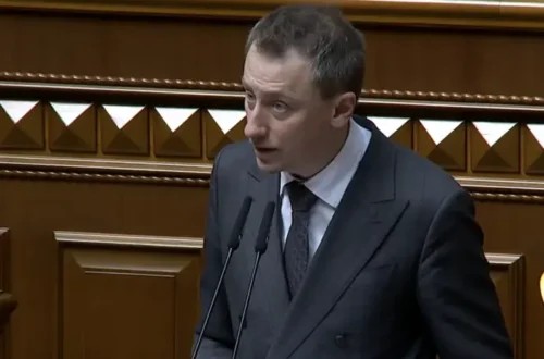 Рекордні ціни на бензин. Мінекономіки пояснило, навіщо потрібен кешбек на пальне