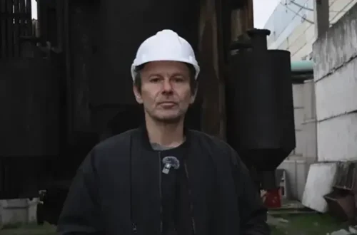 Вакарчук на зруйнованій ТЕС закликав міжнародну спільноту допомогти відновленню енергетики