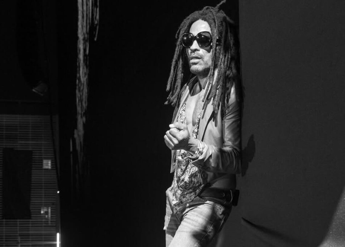 Ленні Кравіц опинився у центрі скандалу через появу в компанії росіян