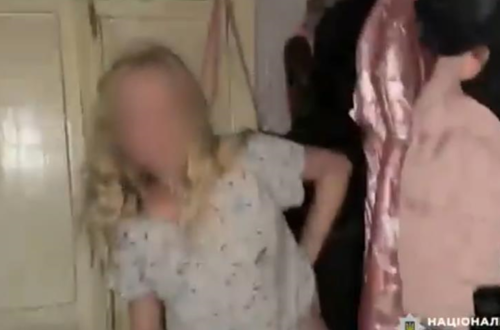У Черкасах жінка використовувала двох своїх дітей для створення порнографії