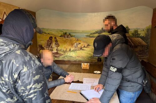 Посадовця Укрзалізниці викрили на $100 тис. хабаря