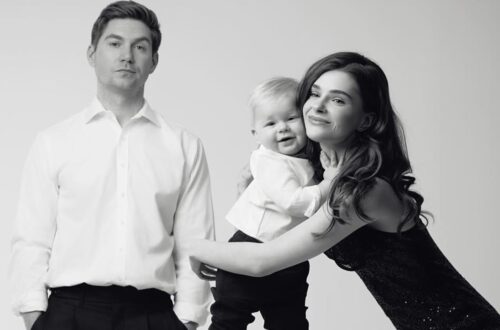 Остапчук із дружиною та сином покидає Україну