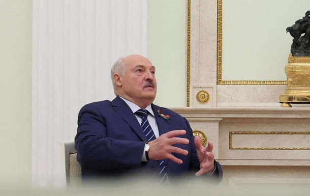 Лукашенко анонсував "точкову" мобілізацію білоруської армії, готуючись до війни