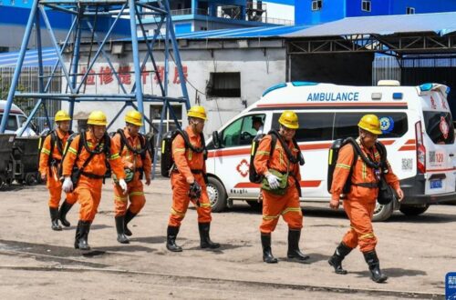 У Китаї через вибух на шахті загинули 82 гірники