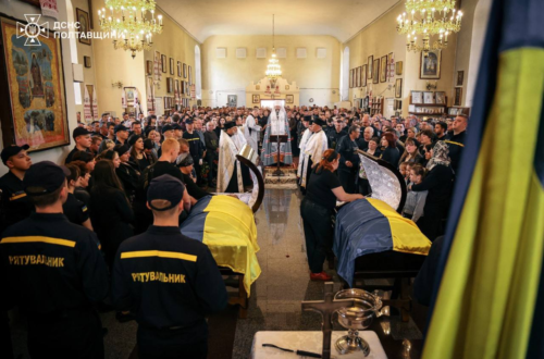 Полтава попрощалася із рятувальниками, які загинули внаслідок удару РФ фото 1