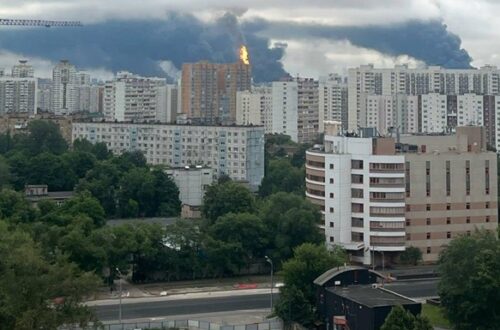 Пожежа на НПЗ в Москві після нальоту дронів