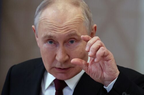 В Росії вирішили переписати історію предків Путіна